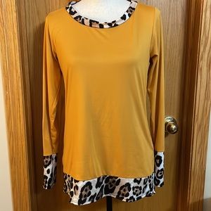 ⭐️🌸Miss 2 Day Leopard Print mustard long sleeve boutique Top